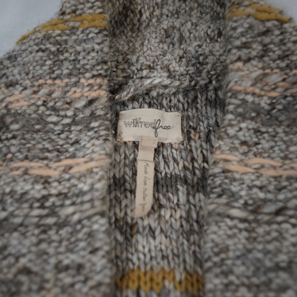 Wilfred Free Cardigan Made From Italian Yarn Size Small - Picture 3 of 11